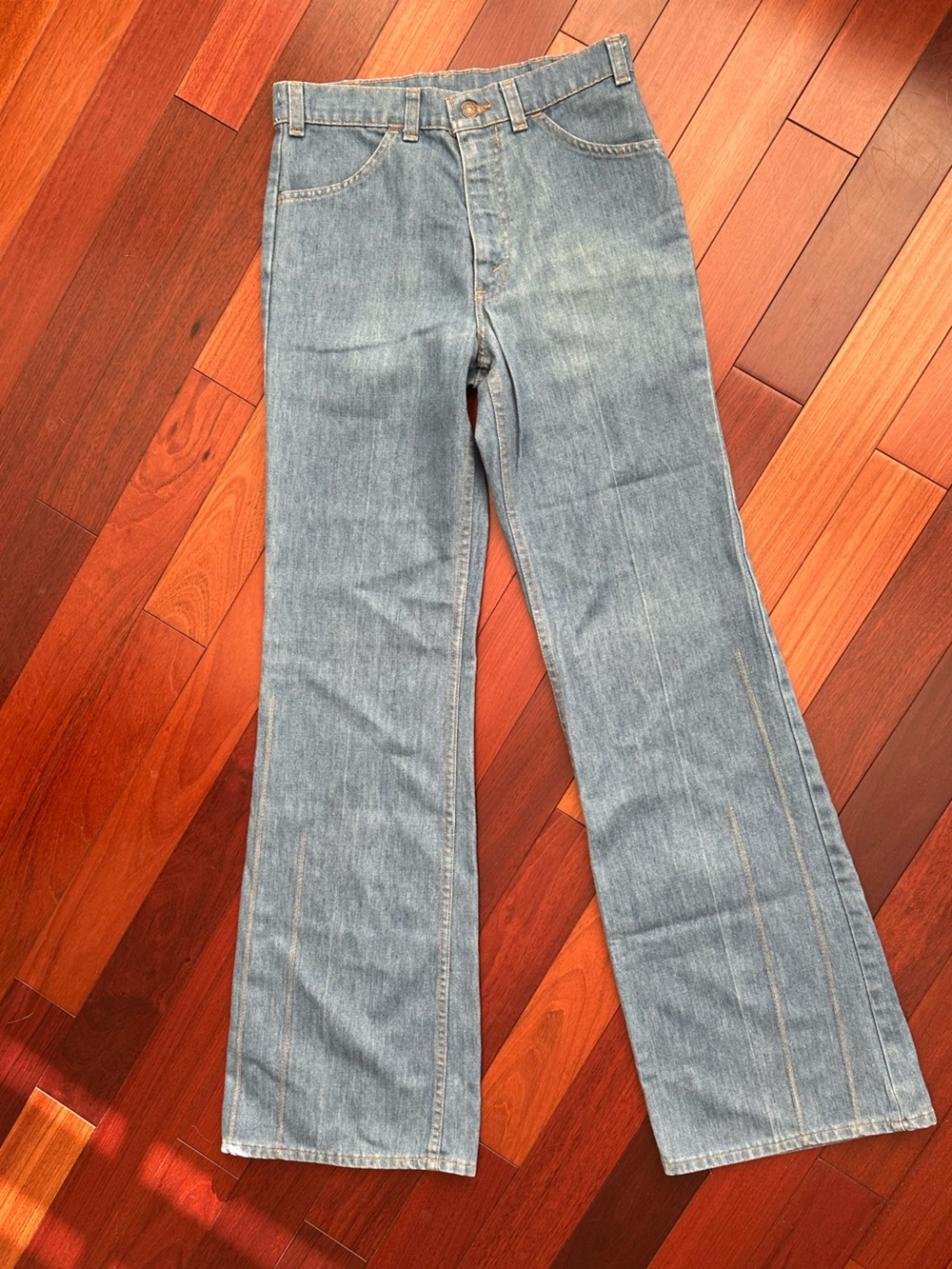 Vintage orange tab 70s/80s Levi’s 30x34 bell bottom Blue Women’s Jeans